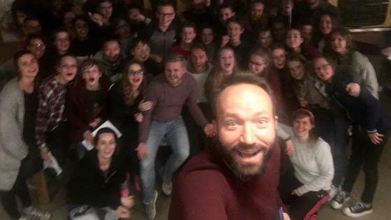 Acteur Ali Ben Horsting op bezoek bij Stay Strong – een interview